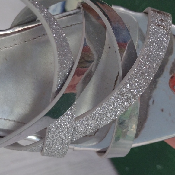 Shoes - Picture 2 of 4